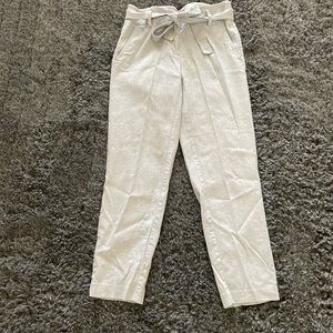 LOFT, light grey, size 0, 40% silk, tapered leg pants with cloth belt.